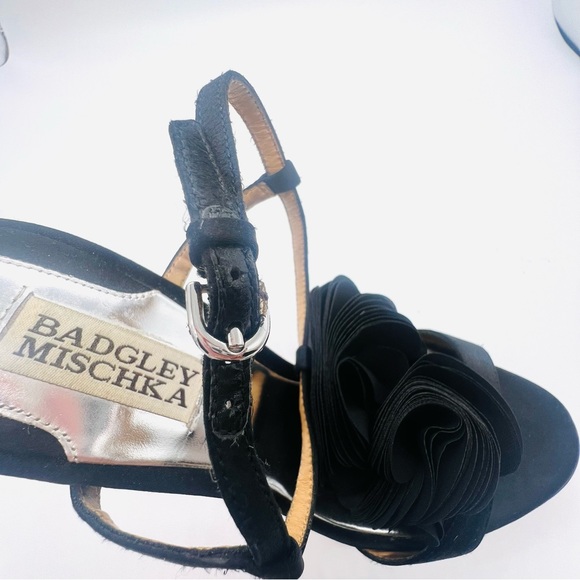 BADGLEY MISCHKA Black Satin Floral Platform Heels Size 7.5 - Picture 10 of 14